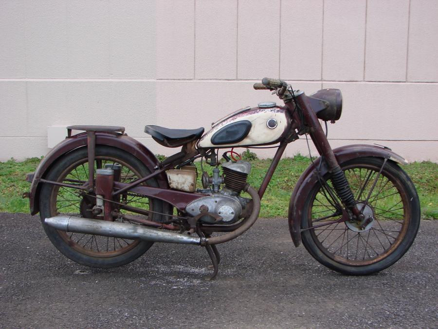 1955 Yamaha YA-1 